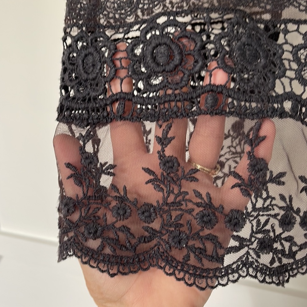 Kimchi Blue - Black lace split/open-back tank - Picture 2 of 8